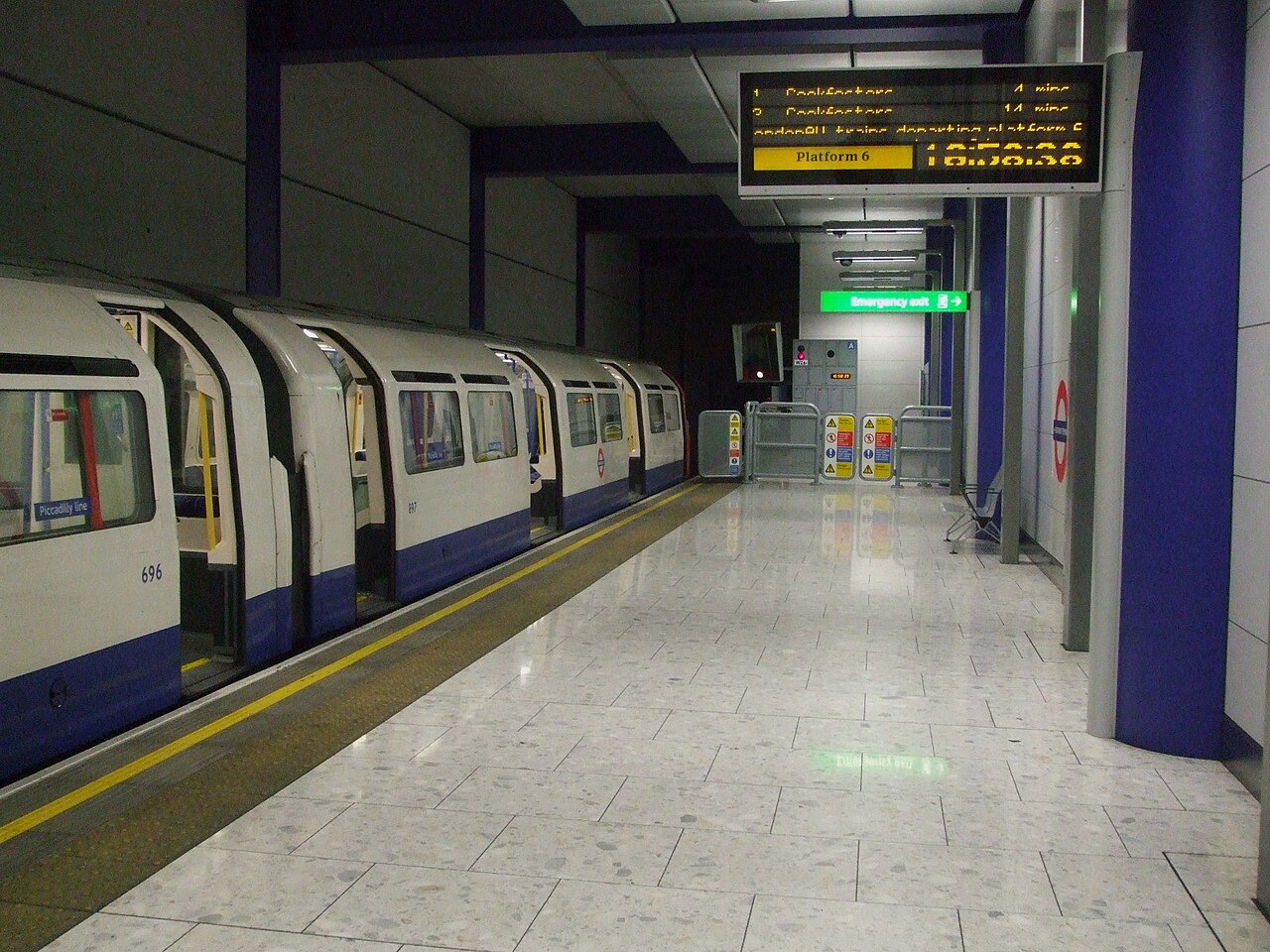 Heathrow Terminal 5 platform 6 look east 1973 stock
