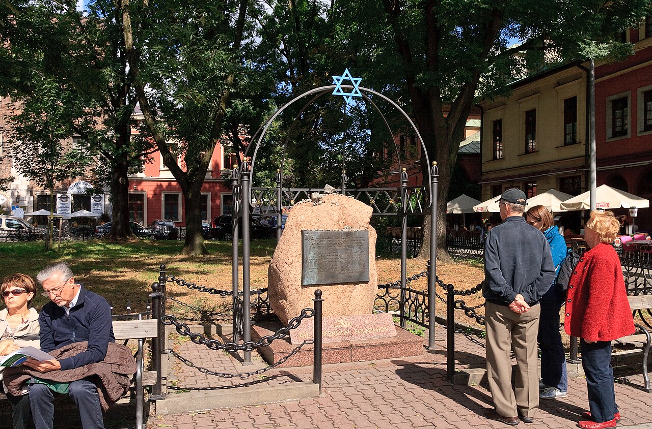 Памятник краковским евреям, погибшим во время Холокоста