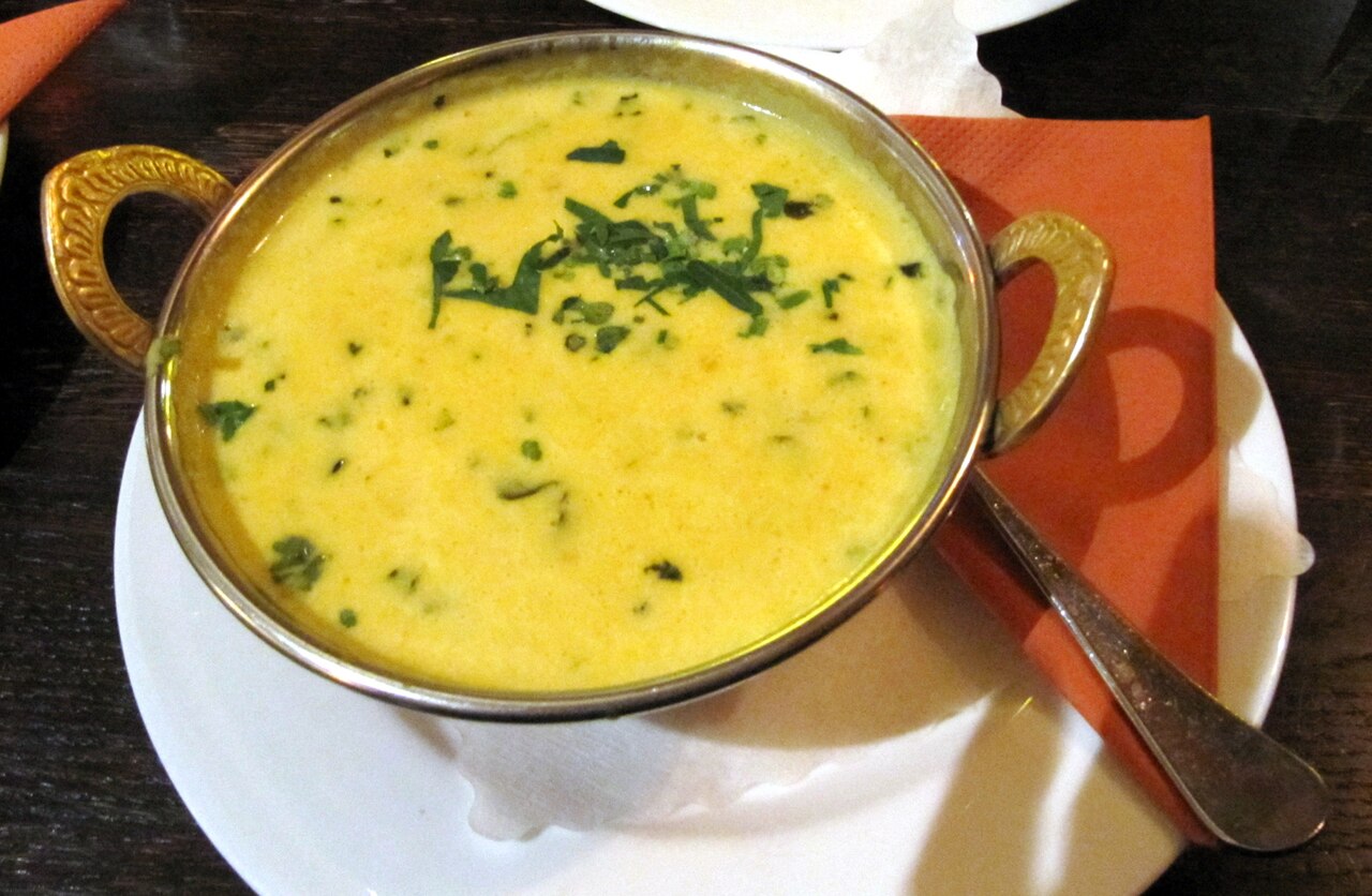 মুল্লিগাটাউনির সূপ মুম্বাই এ পরিবেশন করা