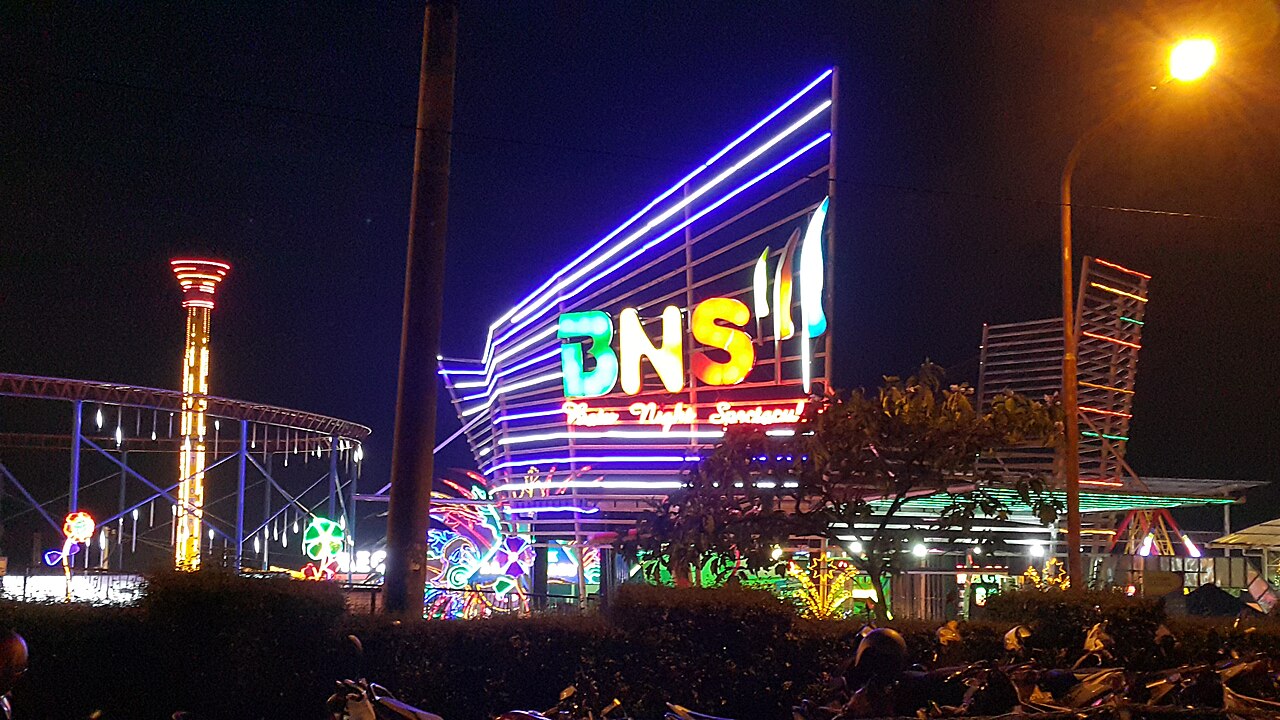 বাতু নাইট স্পেকটাকুলার থিম পার্ক