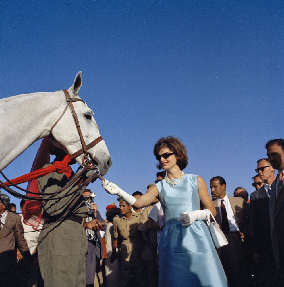First Lady Jacqueline Kennedy Feeds Horse in India, 19 March 1962. (John F. Kennedy Presidential Library and Museum, National Archives)