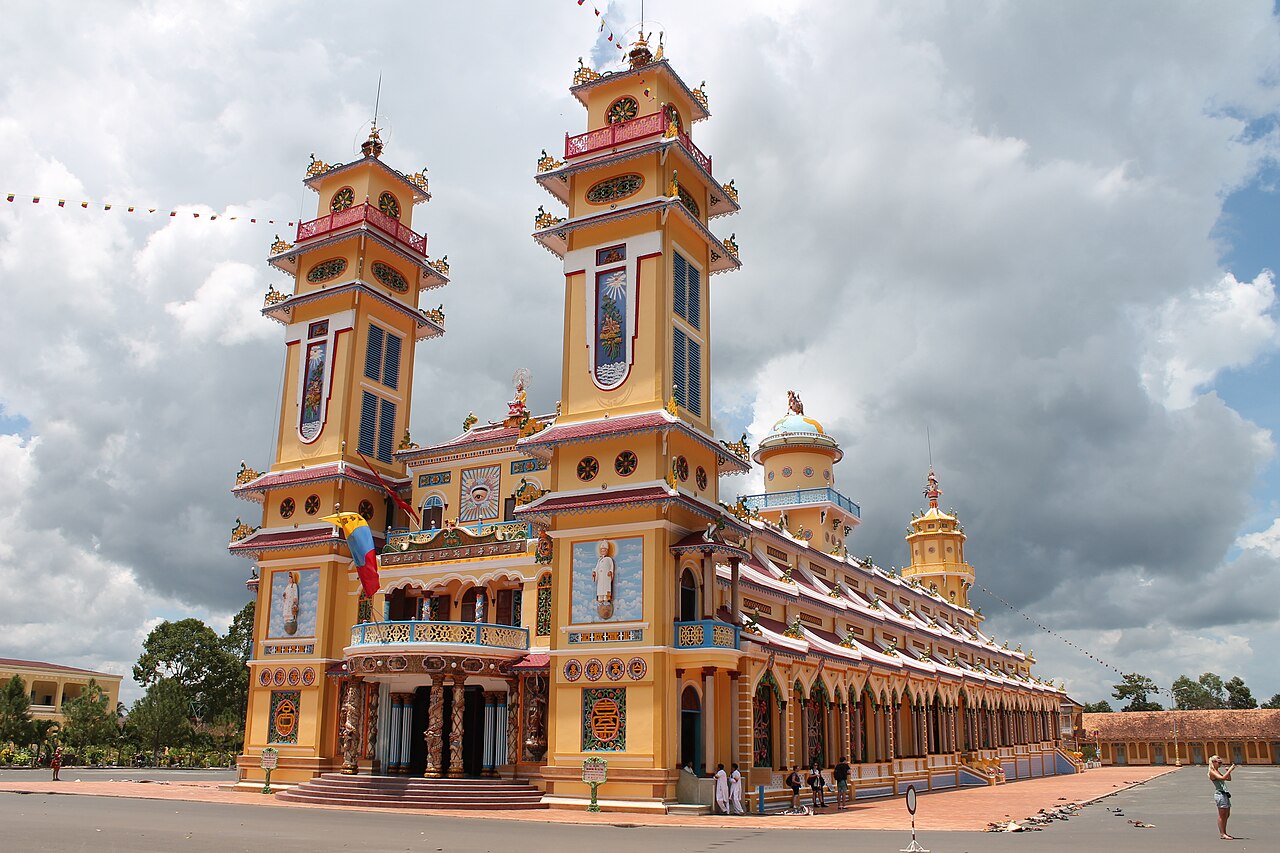 Каодай храм в Тэйнине