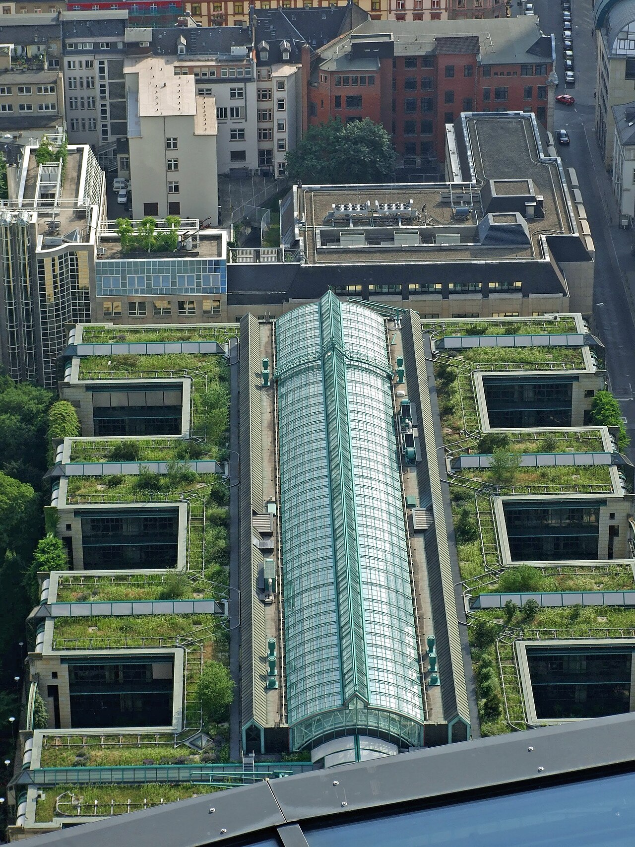 Green roof at Deutsche Bundesbank in Frankfurt, Germany