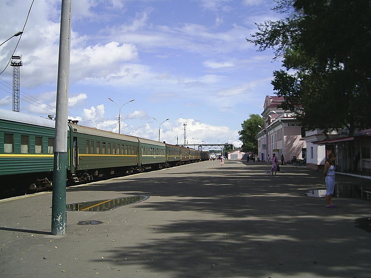 Перрон ж/д вокзала.