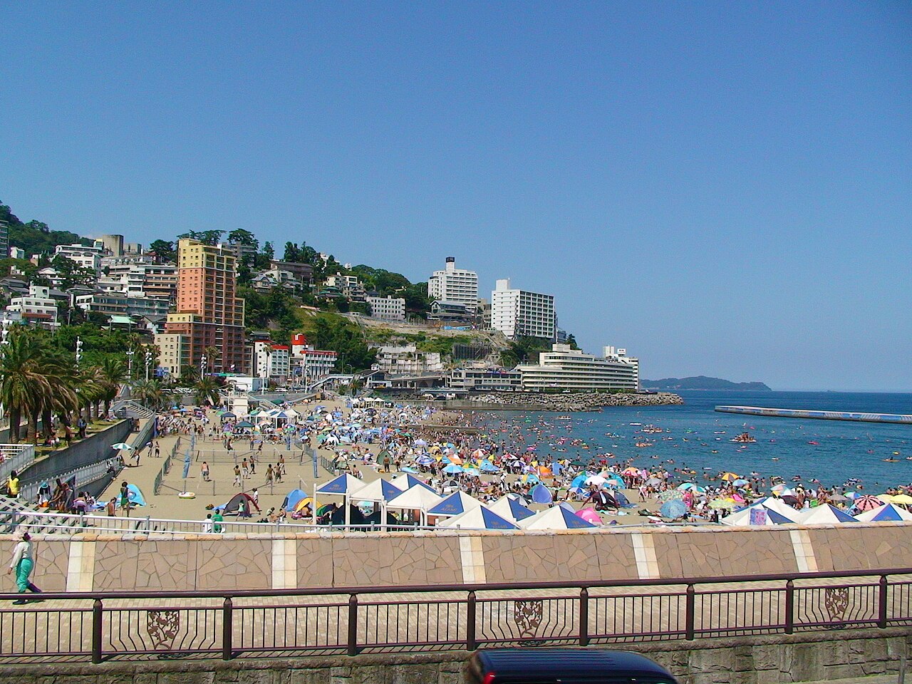 熱海サンビーチ(熱海ムーンライトビーチ)海水浴場 - panoramio