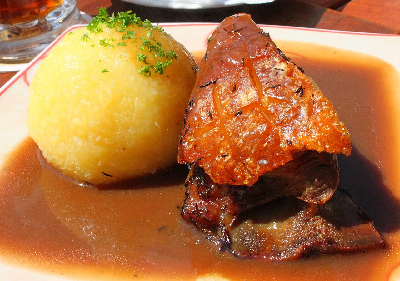 Schäufele with Klos (potato dumpling)