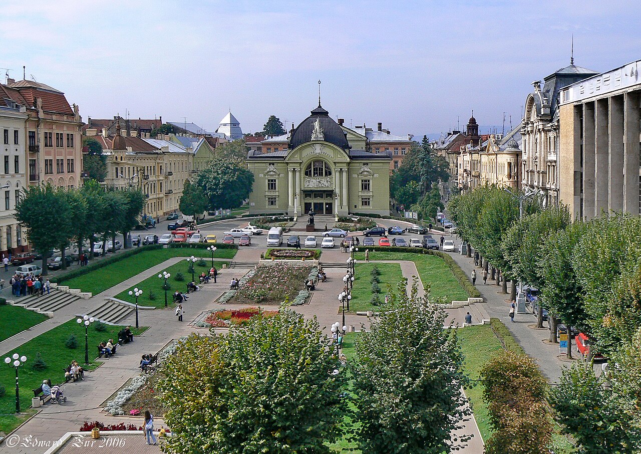 Театральная площадь
