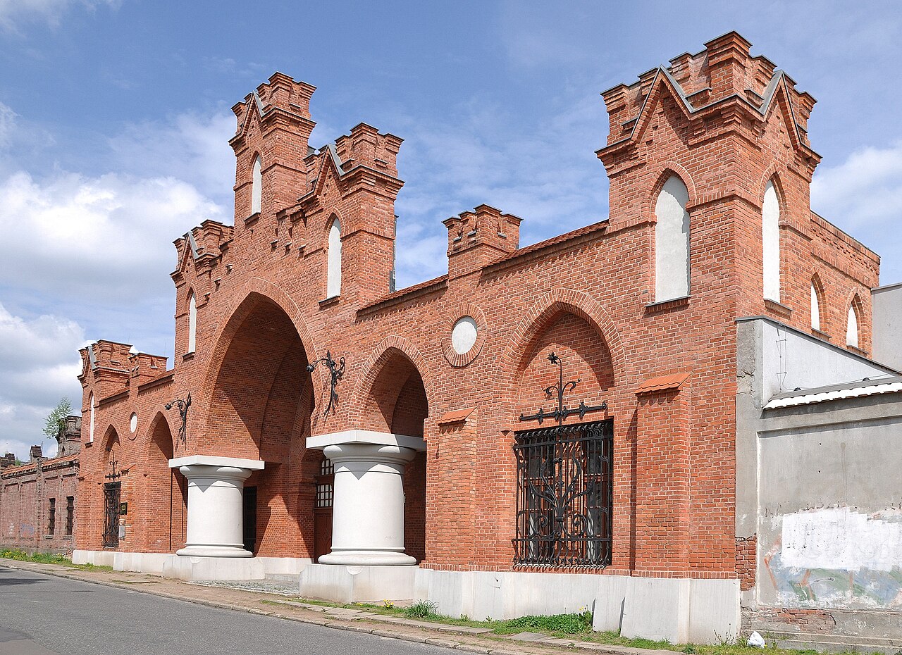 Ворота фабрики Громана