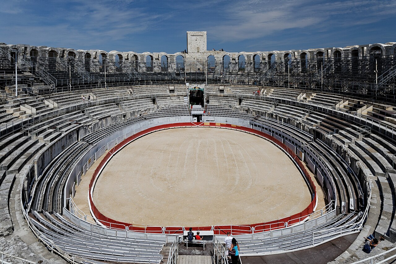 アルルの円形競技場(Les Arènes)