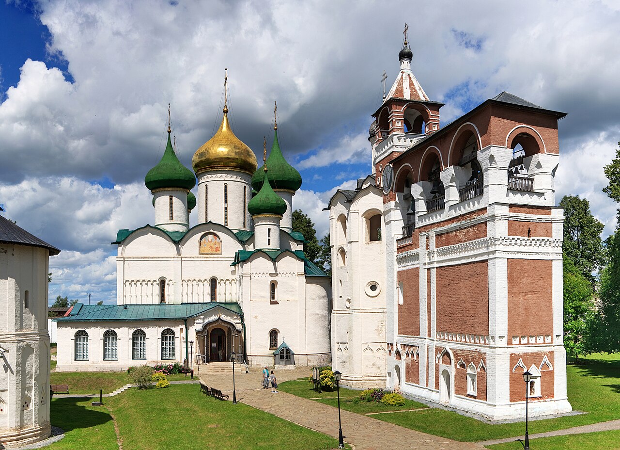 Спасо-Преображенский собор со звонницей
