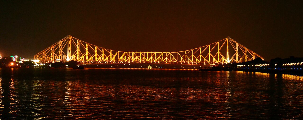 রাতের বেলায় হাওড়া সেতু