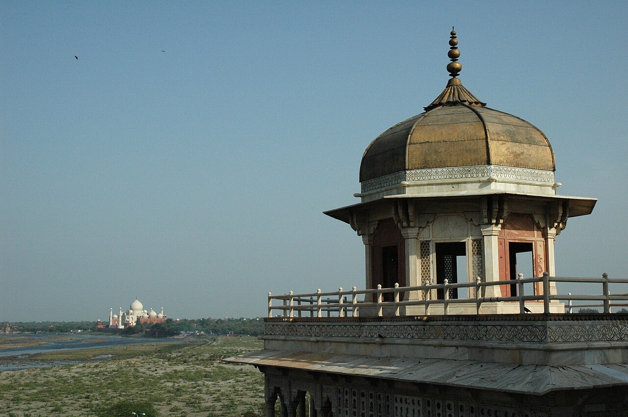 আগ্রা ফোর্ট থেকে তাজমহল এবং যমুনা নদী