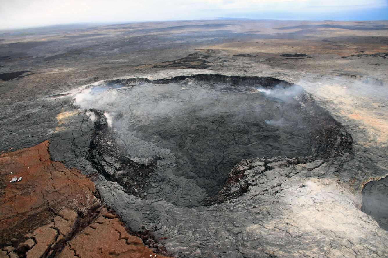 Aerial view of the Pu‘u ‘Ō‘ō crater