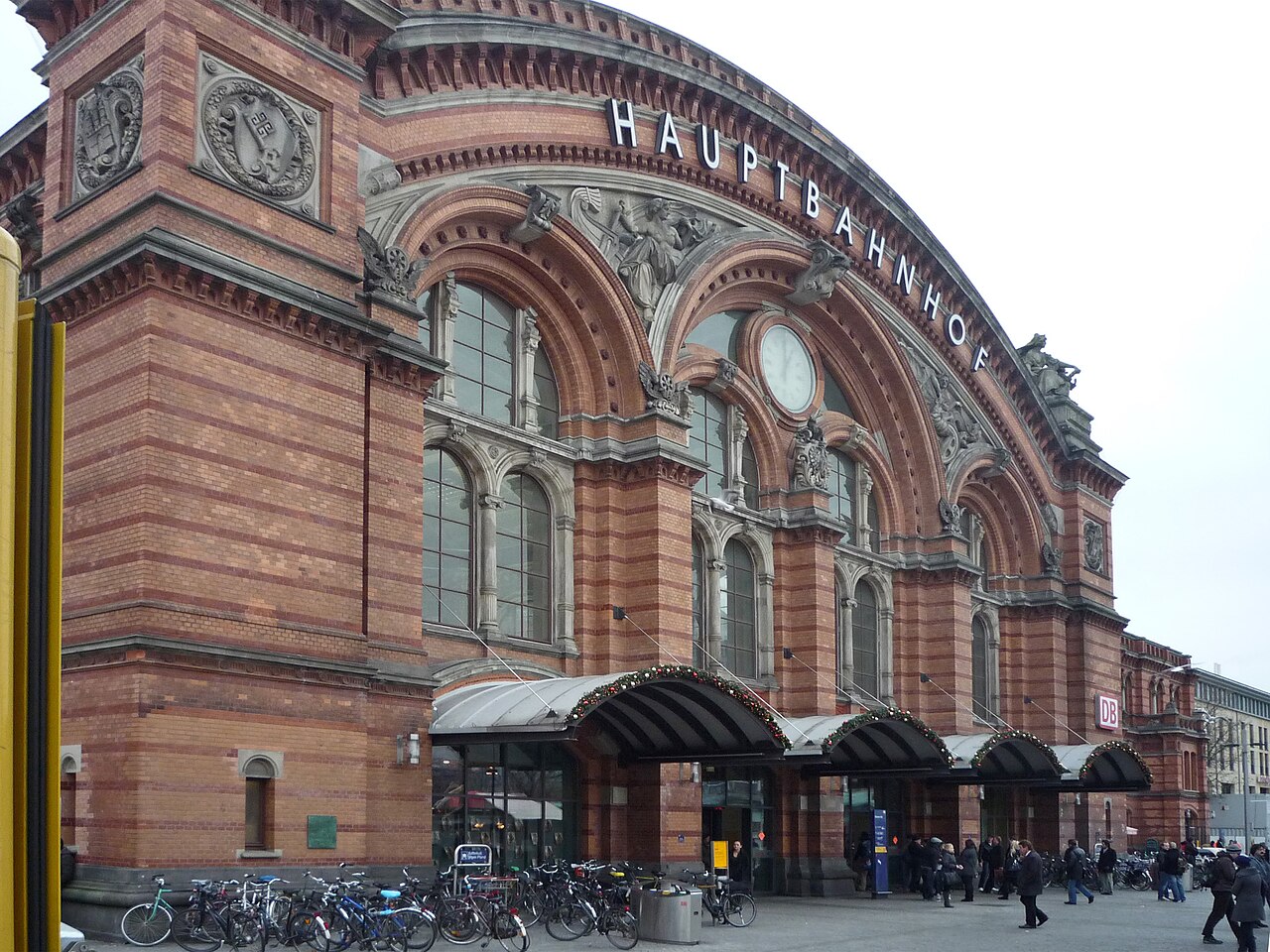 Hauptbahnhof portal (central station)