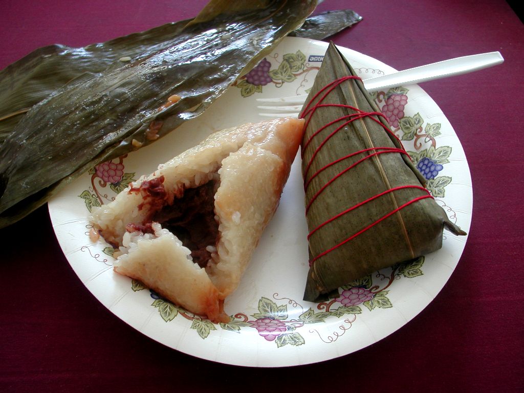 জংজি (স্টিকি রাইস ডাম্পলিং)