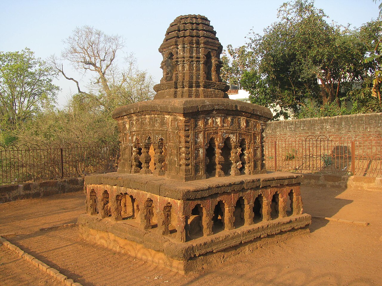 পাথরের রথ