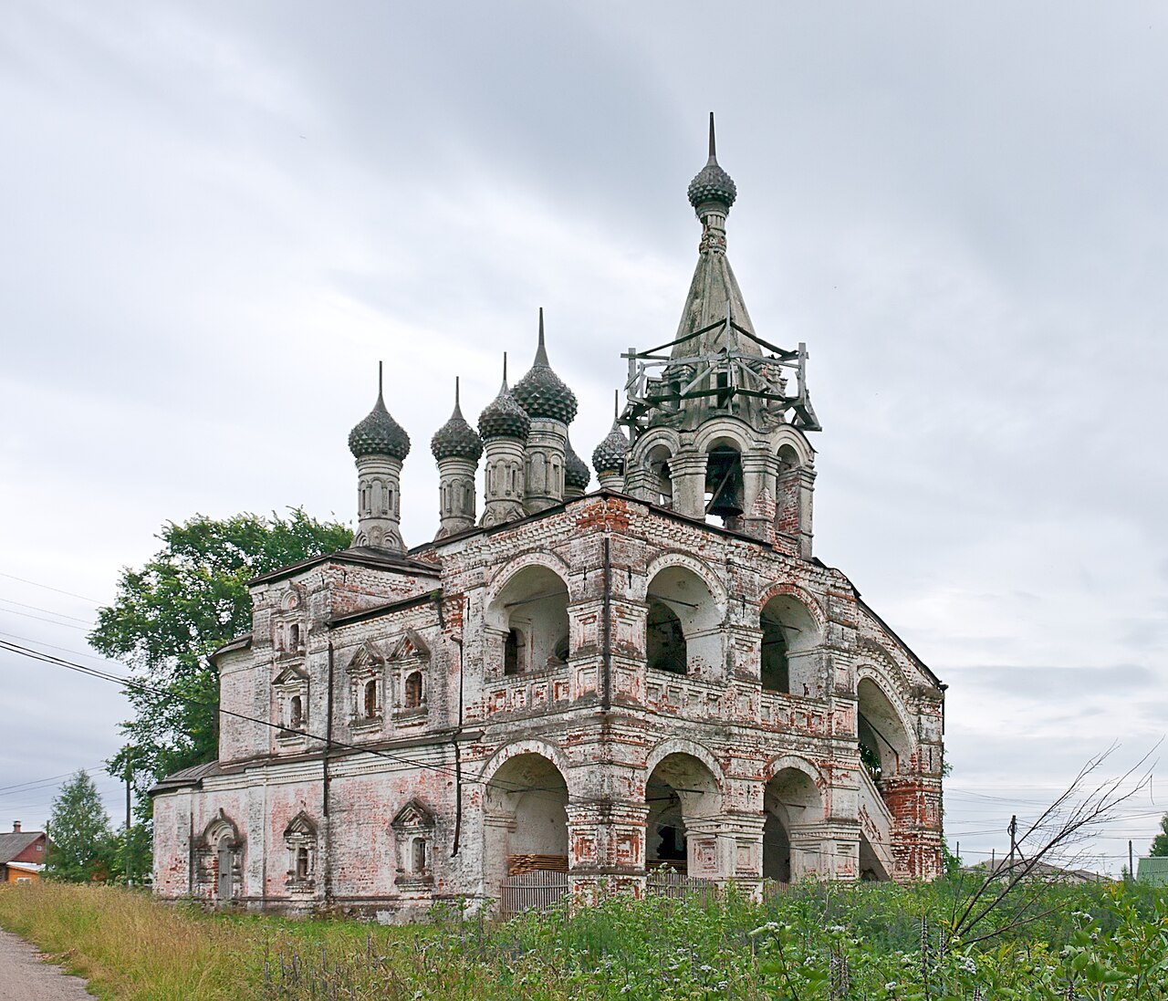 Троицкая церковь в Подольце