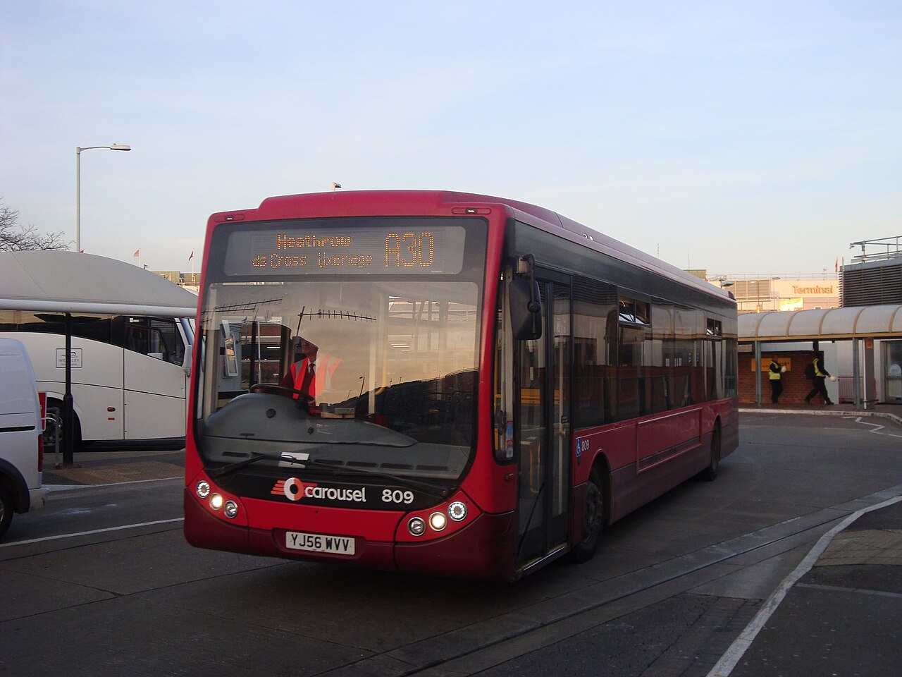 Carousel Buses 809 on Route A30, Heathrow Central (13020945444)