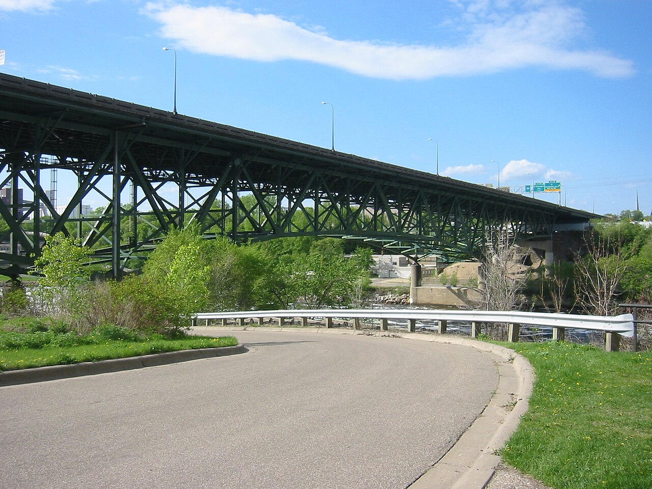 South end of the I-35W bridge (seen from West River Parkway).