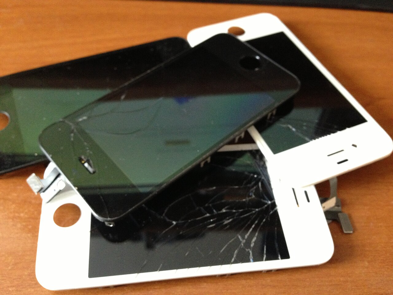 iPhone screens after replacement