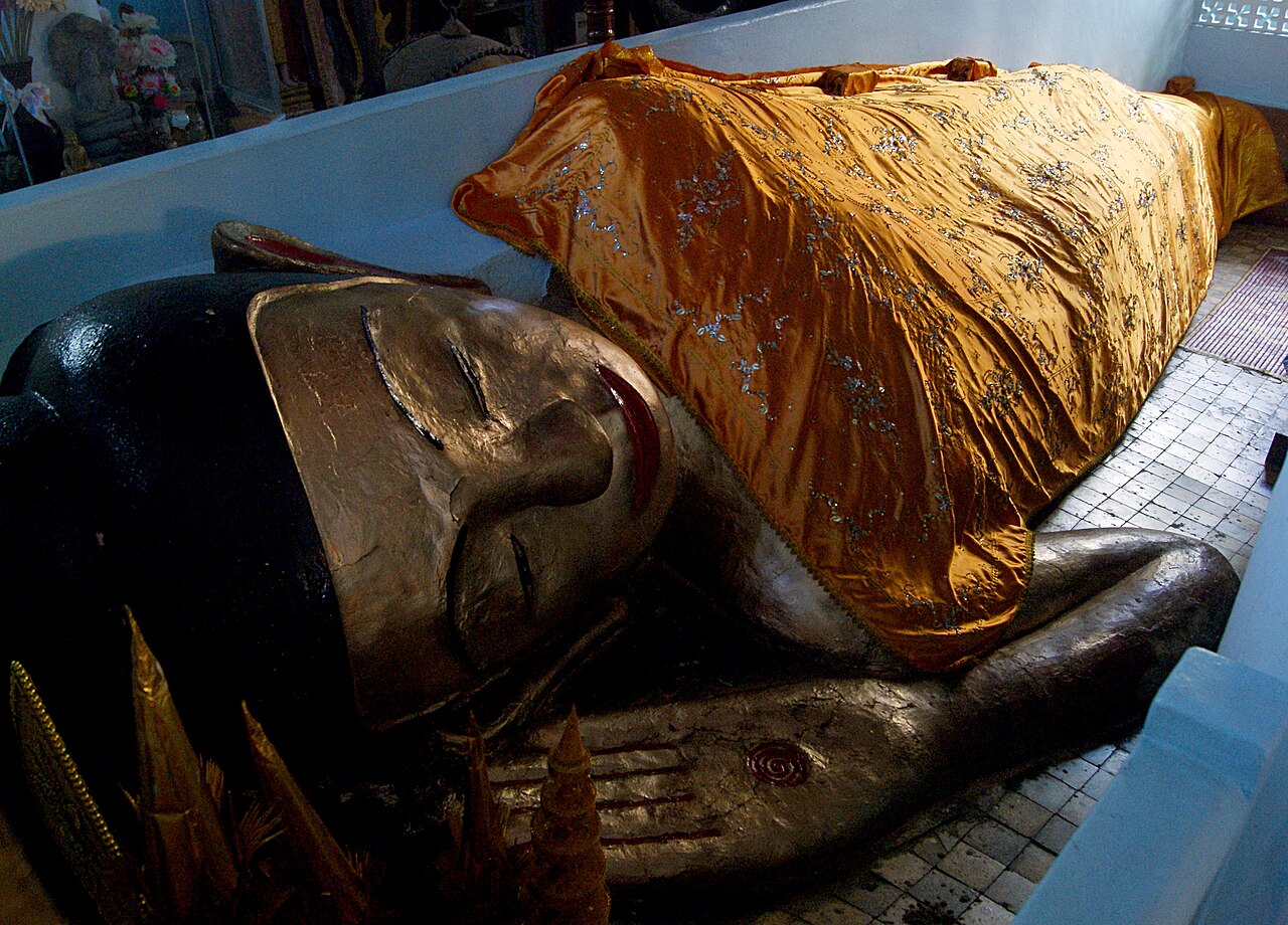 বাট প্রিয়াহ প্রম রাথে শায়িত বুদ্ধ
