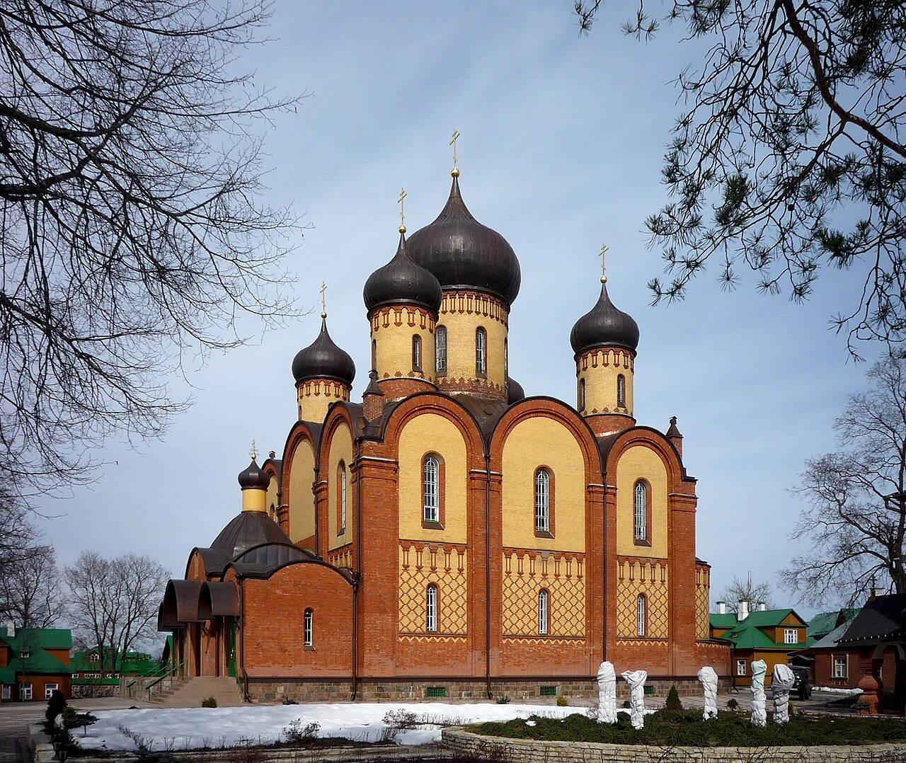 Успенский собор Пюхтицкого монастыря