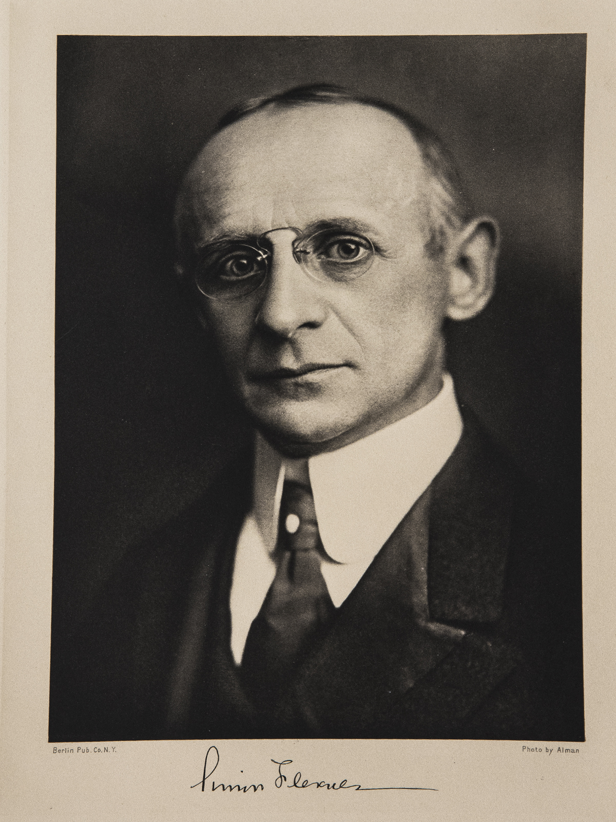 Portrait and signature of Simon Flexner.