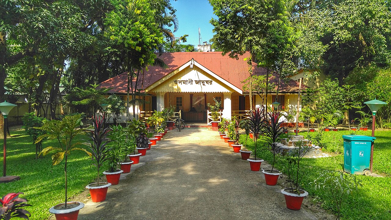 ওসমানী জাদুঘরের প্রবেশপথ