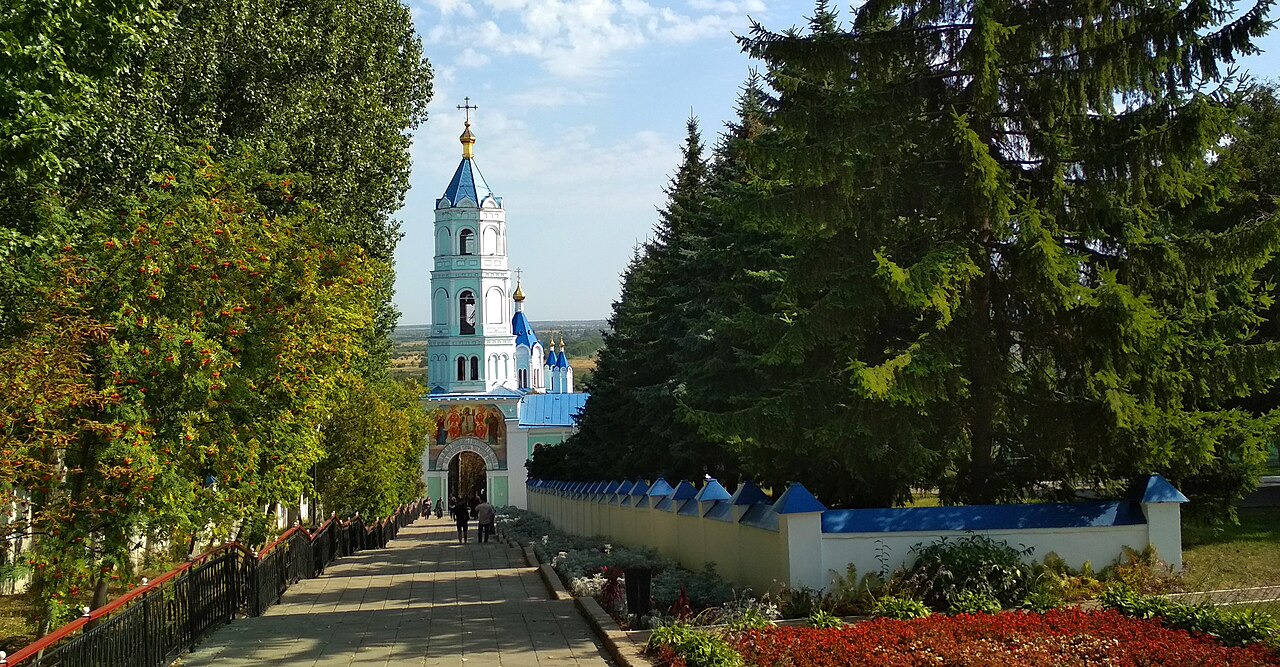 Коренная Пустынь: Святые врата и Колокольня