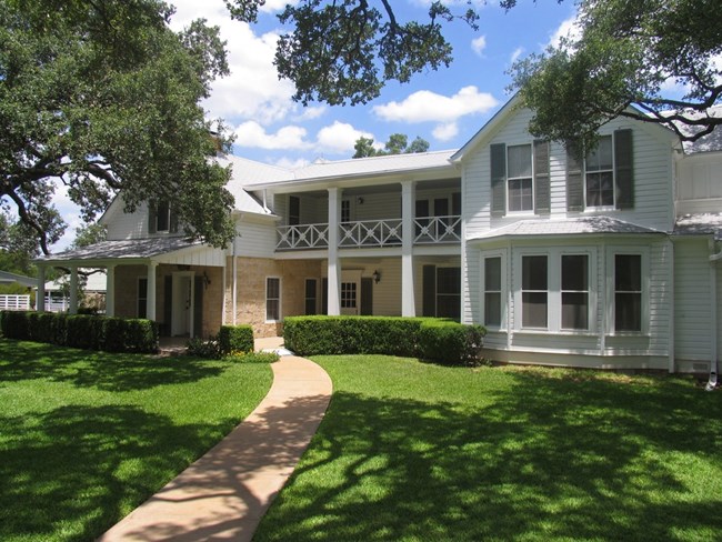 LYJO Texas White House