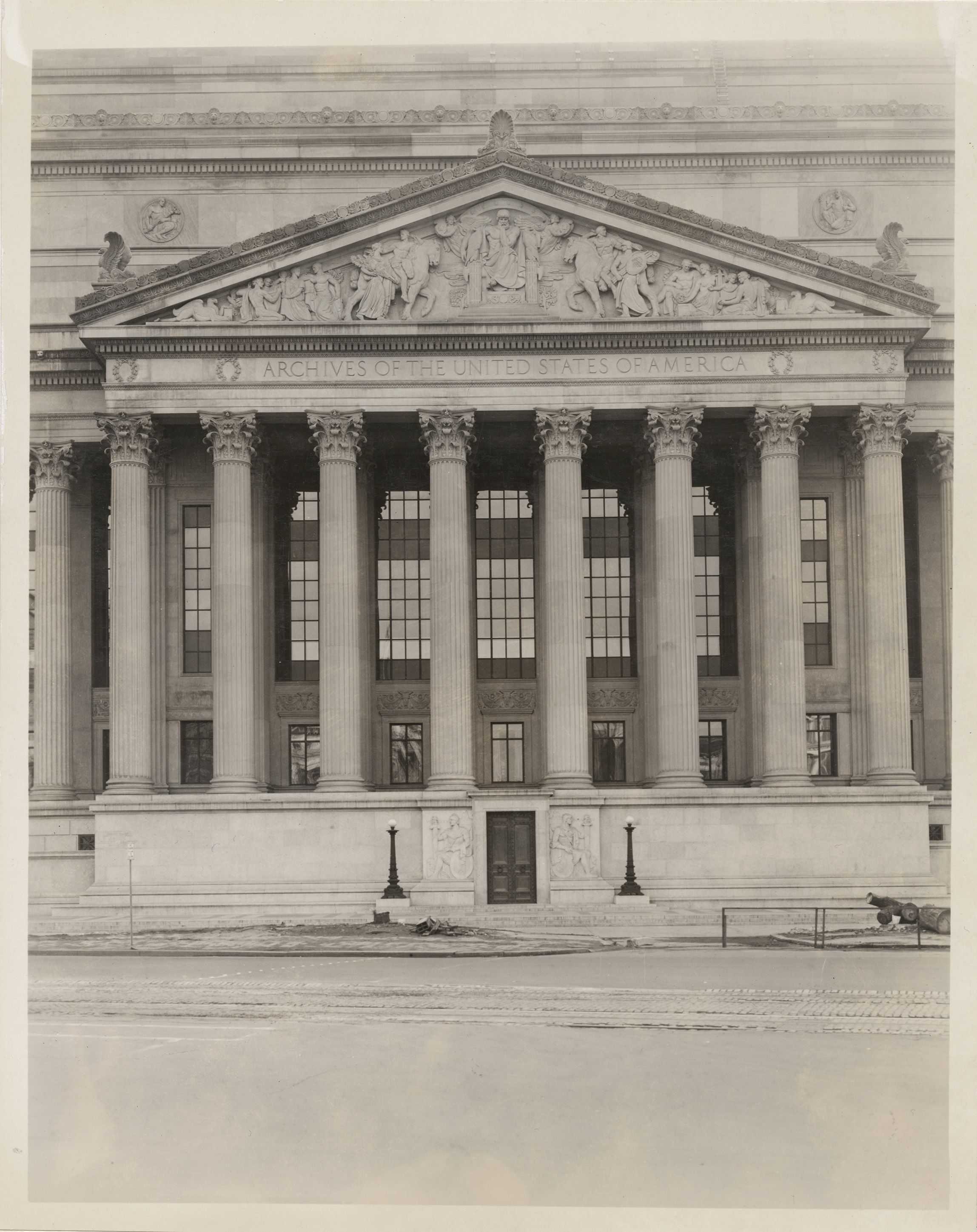 Photograph of the Pennsylvania Avenue Entrance of the National Archives, 01/12/1936. (National Archives Identifier: 7657327)
