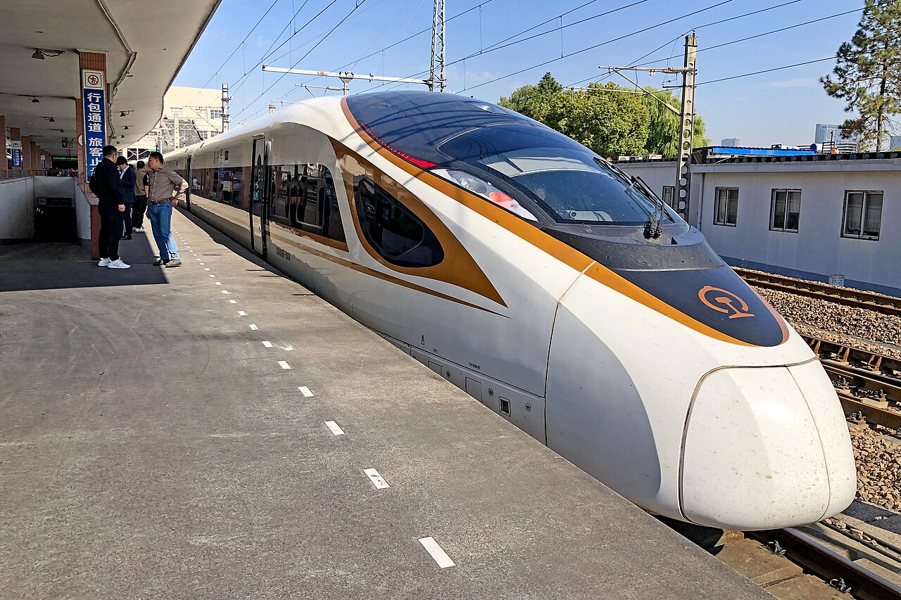 杭州駅に停車する高速鉄道