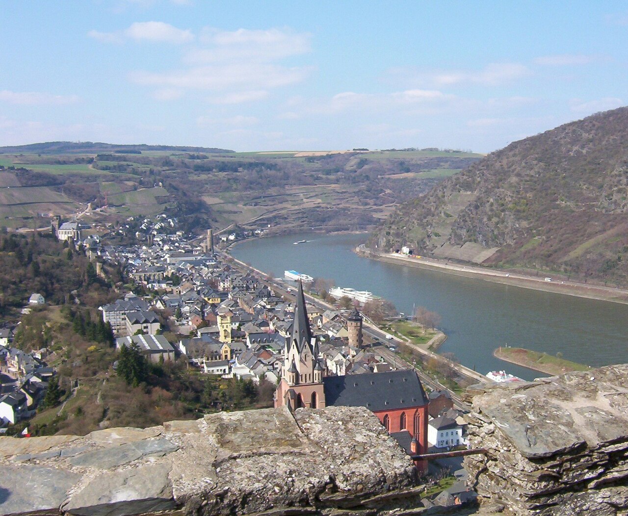 Middle Rhine Valley : View from castle Schönburg to Oberwesel