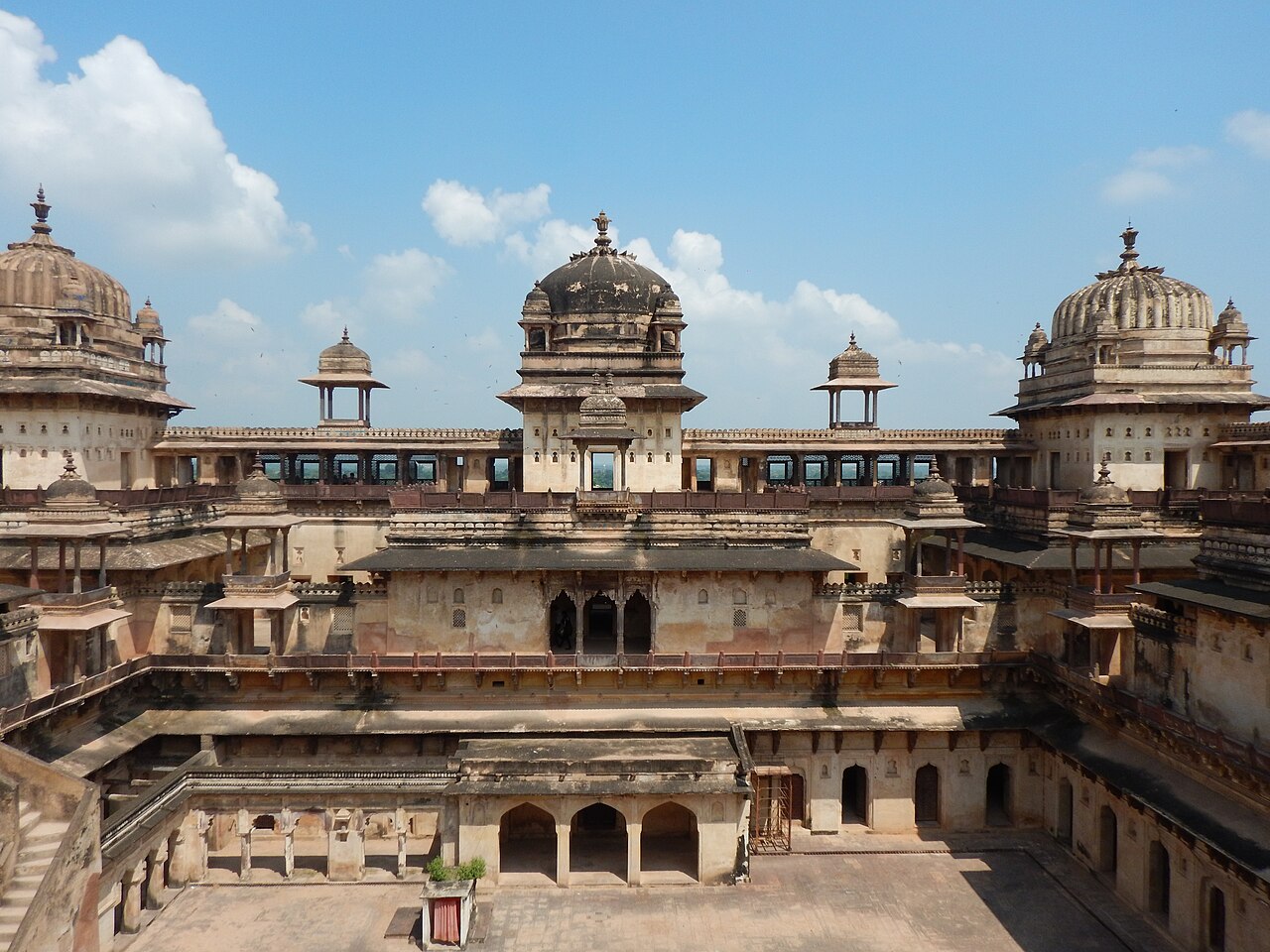 Внутренний двор Джахангир-Махала