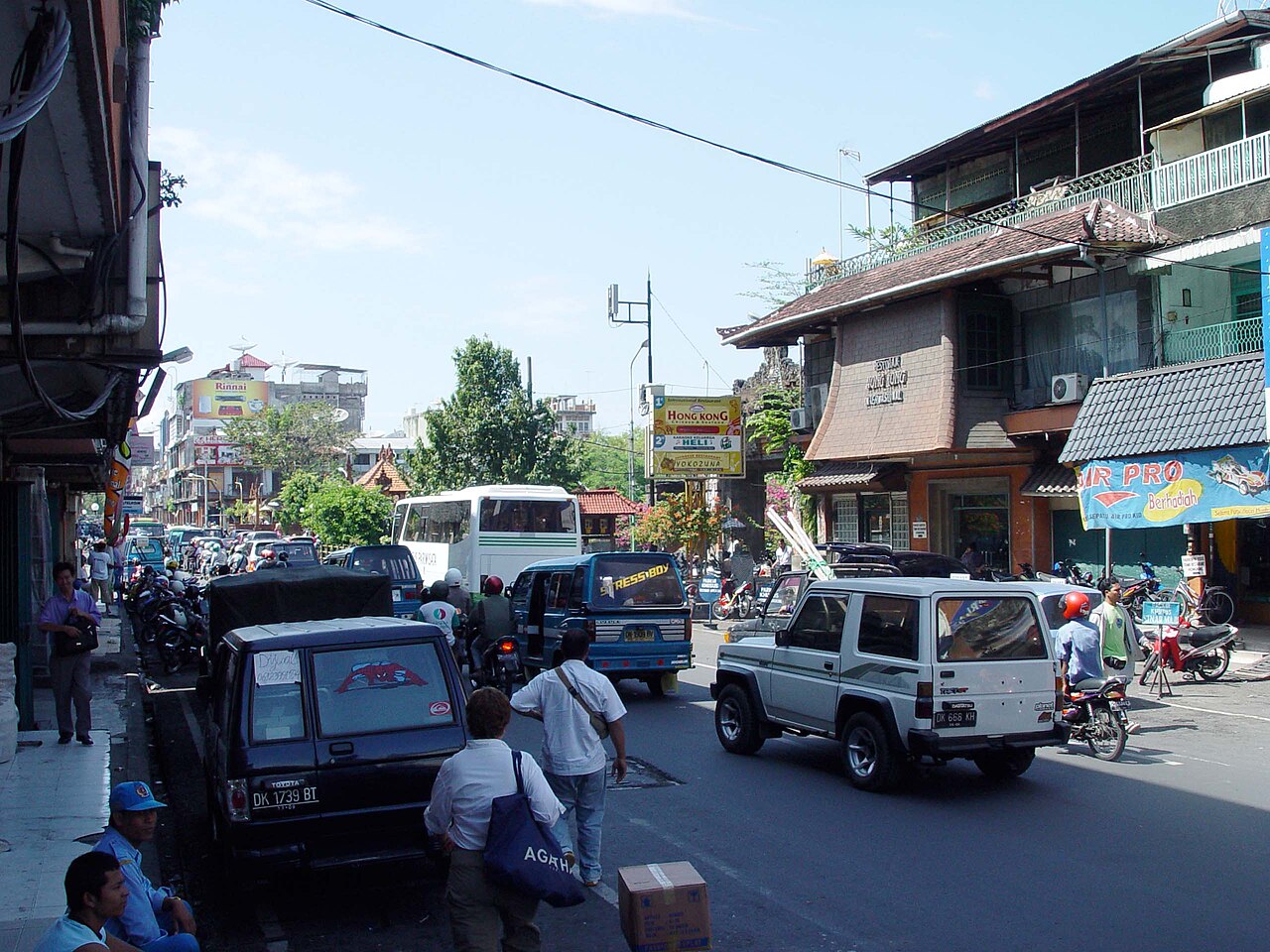 Ул. Гаджах Мада ( Jalan Gajah Mada ) в Денпасаре