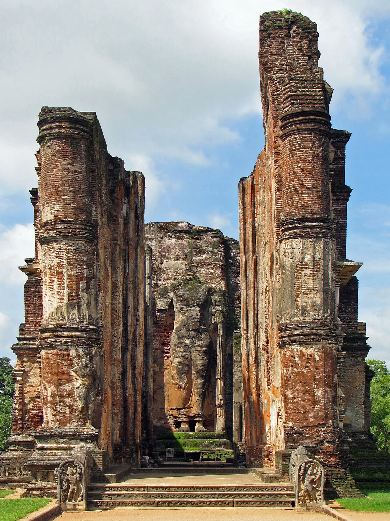লঙ্কাতিলক মন্দির