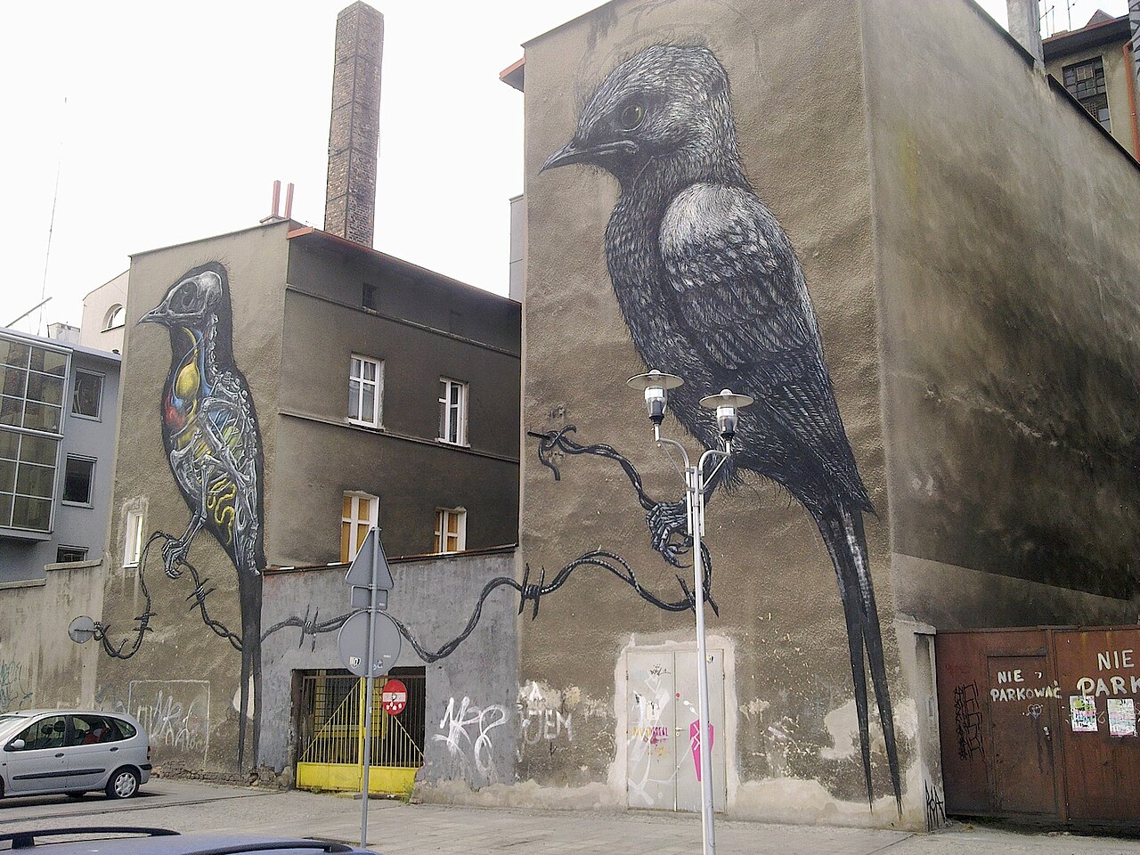 ベルギーの美術家 ROA の作品(Mariacka Tylna 通り)