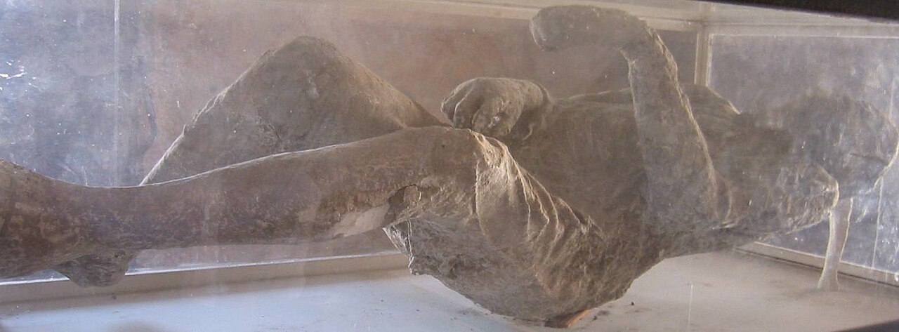 বিস্ফোরণে পালাতে না পারা একজন