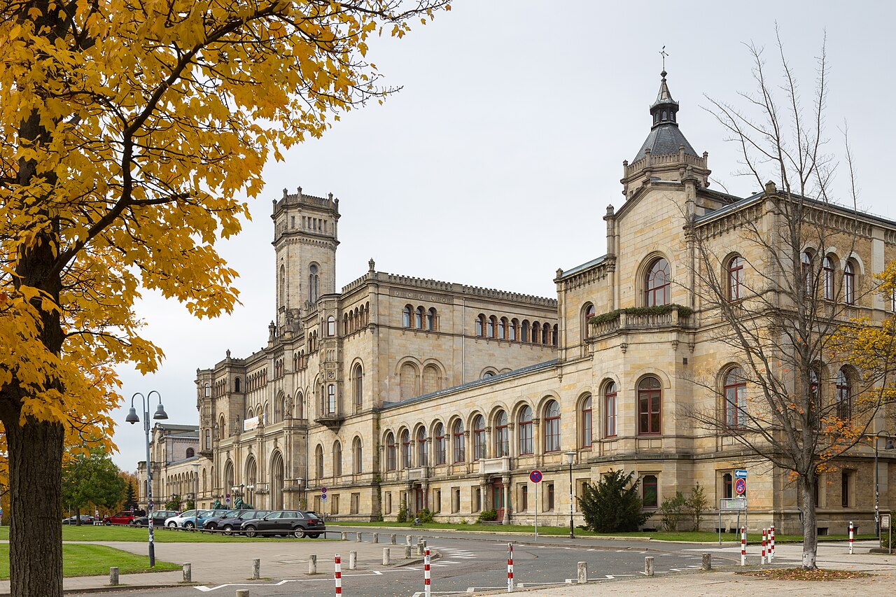Дворец Welfenschloss — здание университета